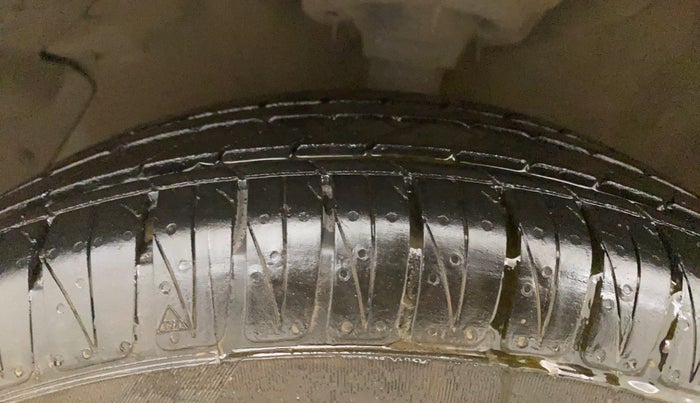 2012 Hyundai i20 MAGNA (O) 1.2, Petrol, Manual, 55,696 km, Left Front Tyre Tread