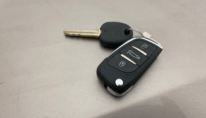 2012 Hyundai i20 MAGNA (O) 1.2, Petrol, Manual, 55,696 km, Key Close Up