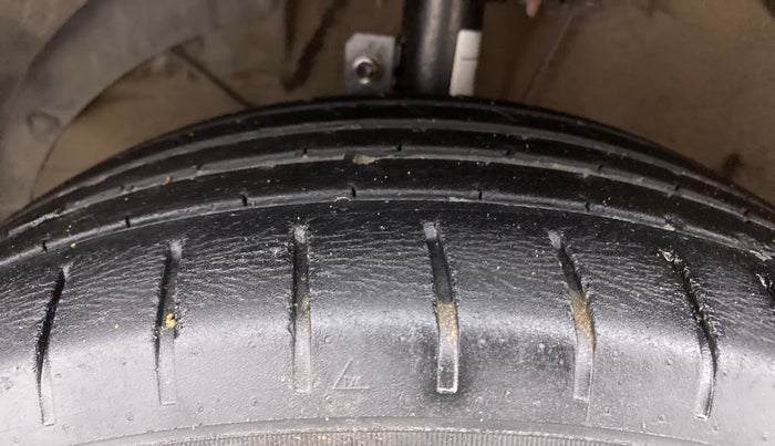 2016 Maruti Baleno ZETA PETROL 1.2, Petrol, Manual, 71,111 km, Left Front Tyre Tread
