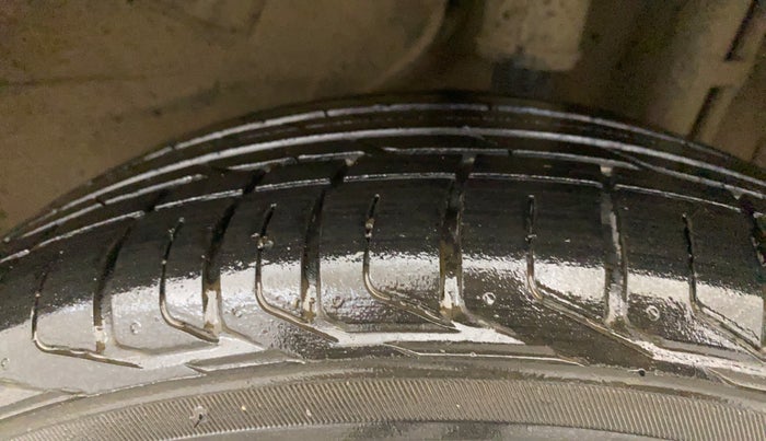 2022 Tata NEXON XM SUNROOF PETROL, Petrol, Manual, 14,184 km, Left Rear Tyre Tread