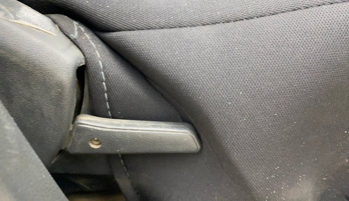 2017 Maruti Alto 800 LXI, Petrol, Manual, 83,238 km, Driver Side Adjustment Panel