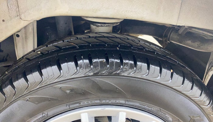 2017 Maruti Alto 800 LXI, Petrol, Manual, 83,238 km, Left Rear Tyre Tread