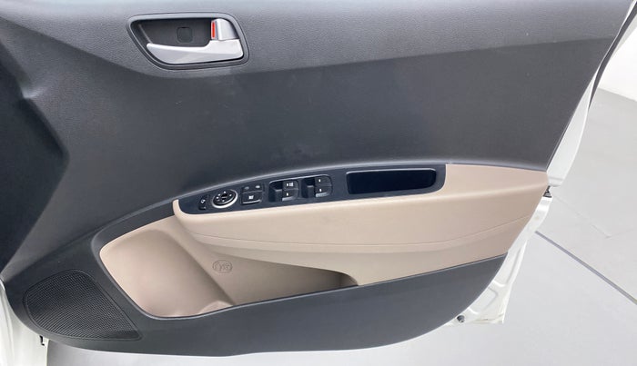 2017 Hyundai Grand i10 Sportz(O) 1.2 MT, Petrol, Manual, 30,600 km, Driver Side Door Panels Control
