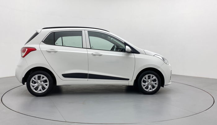 2017 Hyundai Grand i10 Sportz(O) 1.2 MT, Petrol, Manual, 30,600 km, Right Side View