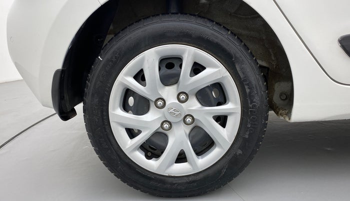 2017 Hyundai Grand i10 Sportz(O) 1.2 MT, Petrol, Manual, 30,600 km, Right Rear Wheel