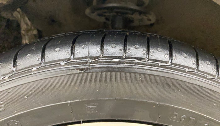 2019 Maruti Ciaz ALPHA 1.5 SHVS PETROL, Petrol, Manual, 57,322 km, Left Front Tyre Tread