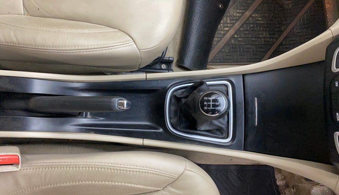 2019 Maruti Ciaz ALPHA 1.5 SHVS PETROL, Petrol, Manual, 57,322 km, Gear Lever