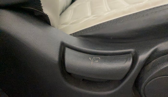 2018 Hyundai Creta E PLUS 1.6 PETROL, Petrol, Manual, 44,831 km, Driver Side Adjustment Panel