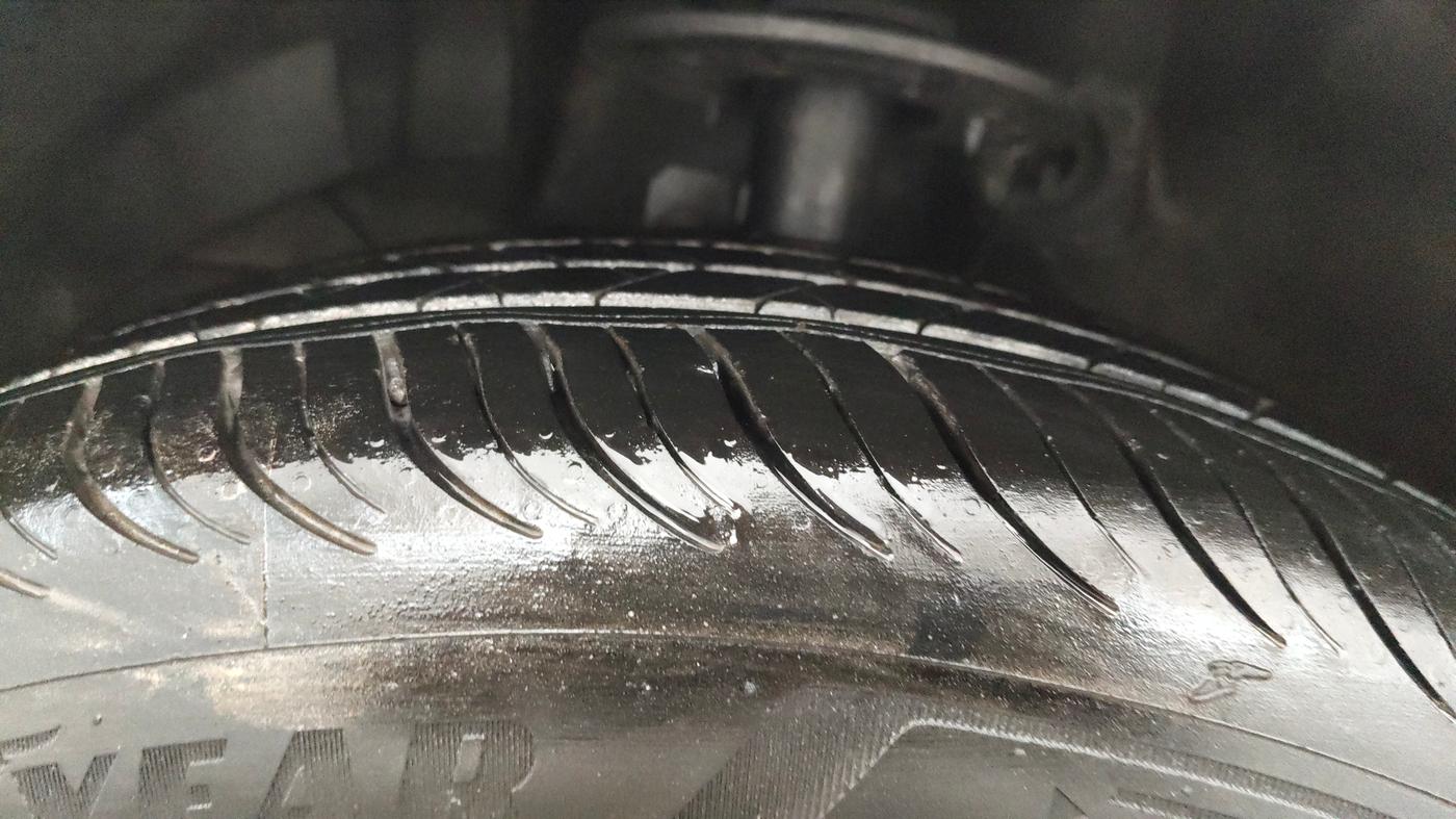 2016 Maruti Baleno DELTA PETROL 1.2, Petrol, Manual, 73,870 km, Left Front Tyre Tread