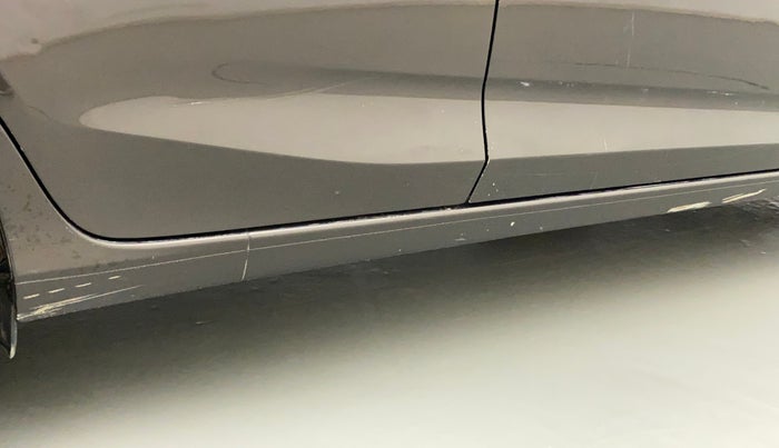 2019 Honda Amaze 1.2L I-VTEC V, CNG, Manual, 67,773 km, Right running board - Minor scratches