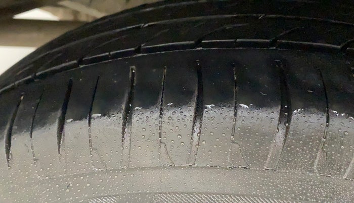 2019 Honda Amaze 1.2L I-VTEC V, CNG, Manual, 67,773 km, Right Rear Tyre Tread