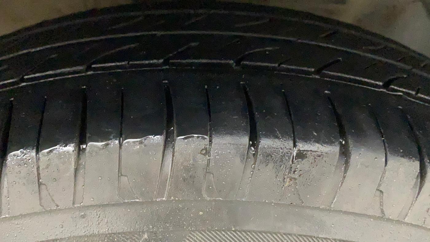 2019 Honda Amaze 1.2L I-VTEC V, CNG, Manual, 67,773 km, Right Front Tyre Tread