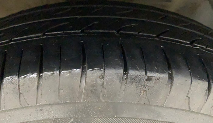 2019 Honda Amaze 1.2L I-VTEC V, CNG, Manual, 67,773 km, Right Front Tyre Tread