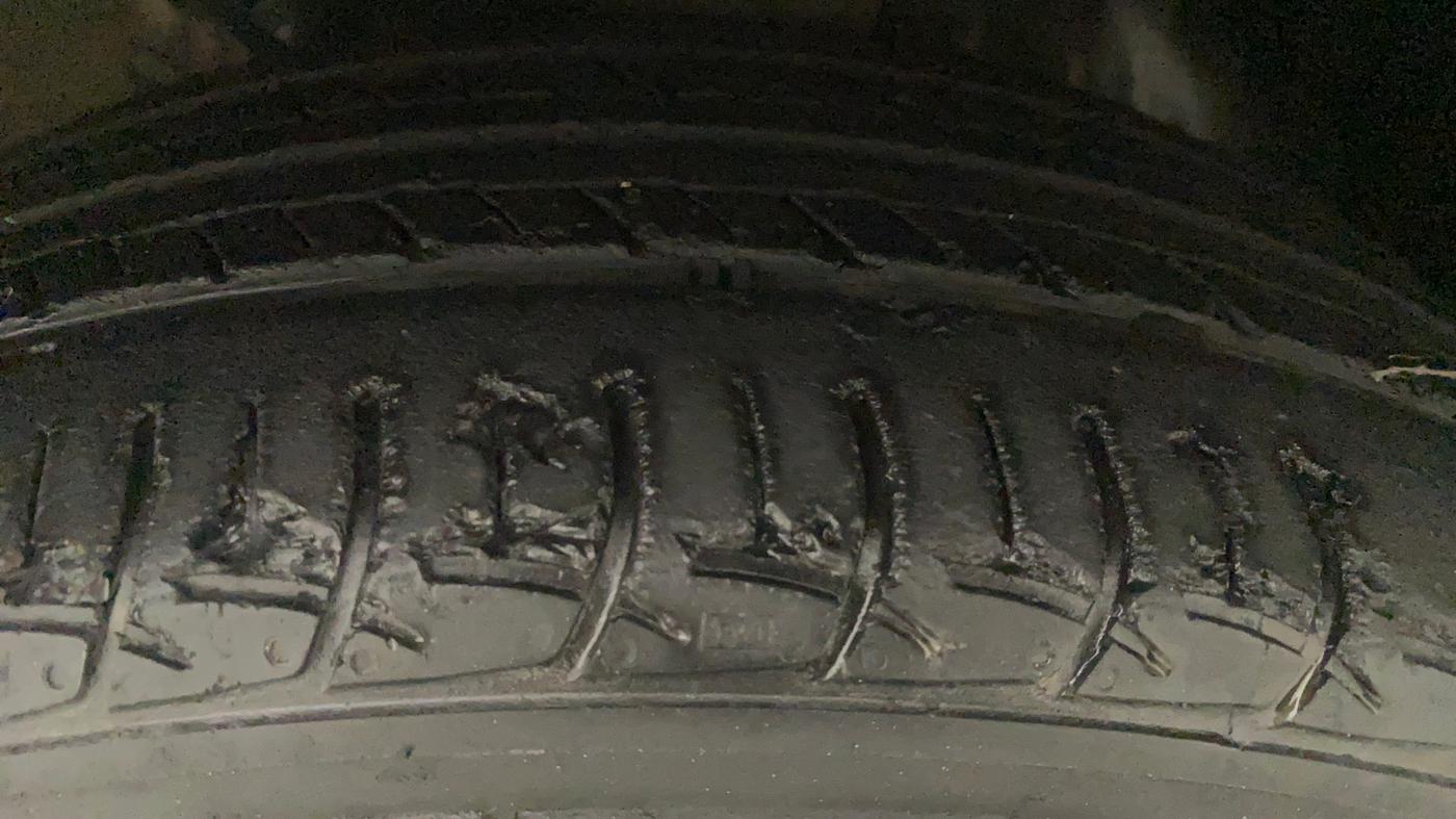 2019 Hyundai Elite i20 SPORTZ PLUS  1.2 CVT, Petrol, Automatic, 35,902 km, Right Front Tyre Tread