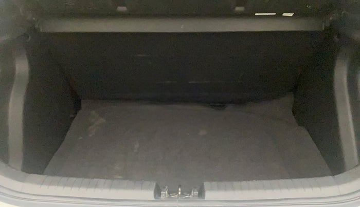 2019 Hyundai Elite i20 SPORTZ PLUS  1.2 CVT, Petrol, Automatic, 35,902 km, Boot Inside