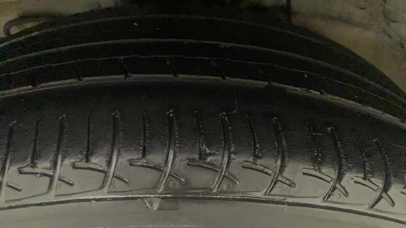 2019 Hyundai Elite i20 SPORTZ PLUS  1.2 CVT, Petrol, Automatic, 35,902 km, Right Rear Tyre Tread