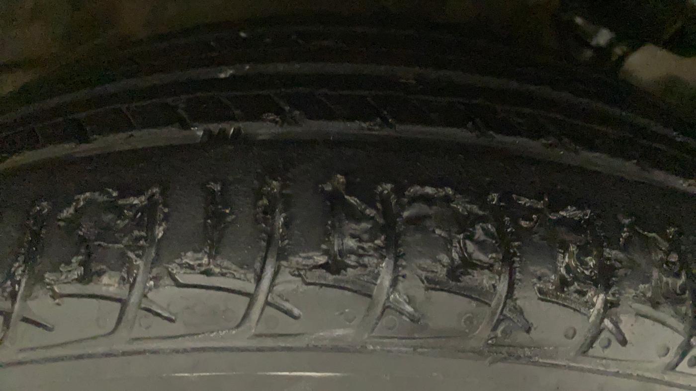 2019 Hyundai Elite i20 SPORTZ PLUS  1.2 CVT, Petrol, Automatic, 35,902 km, Left Front Tyre Tread