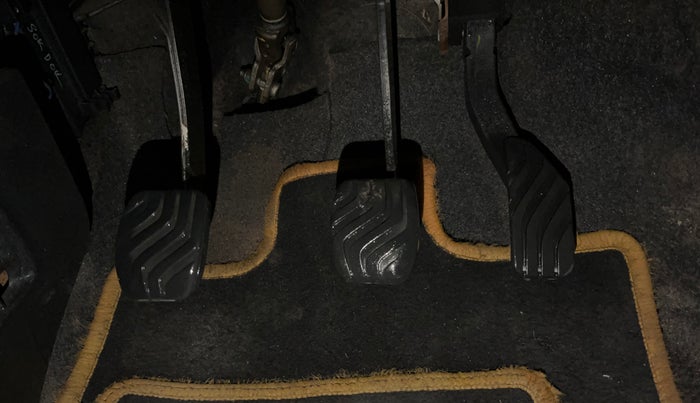 2018 Renault Kwid RXL, Petrol, Manual, 52,845 km, Pedals