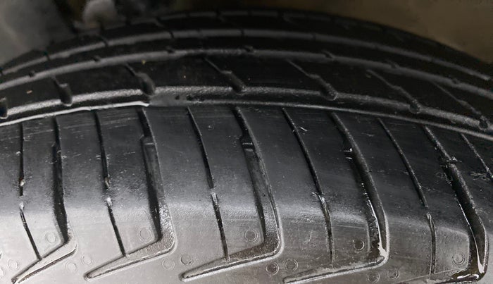 2022 Maruti New Wagon-R LXI CNG 1.0, CNG, Manual, 23,403 km, Left Front Tyre Tread