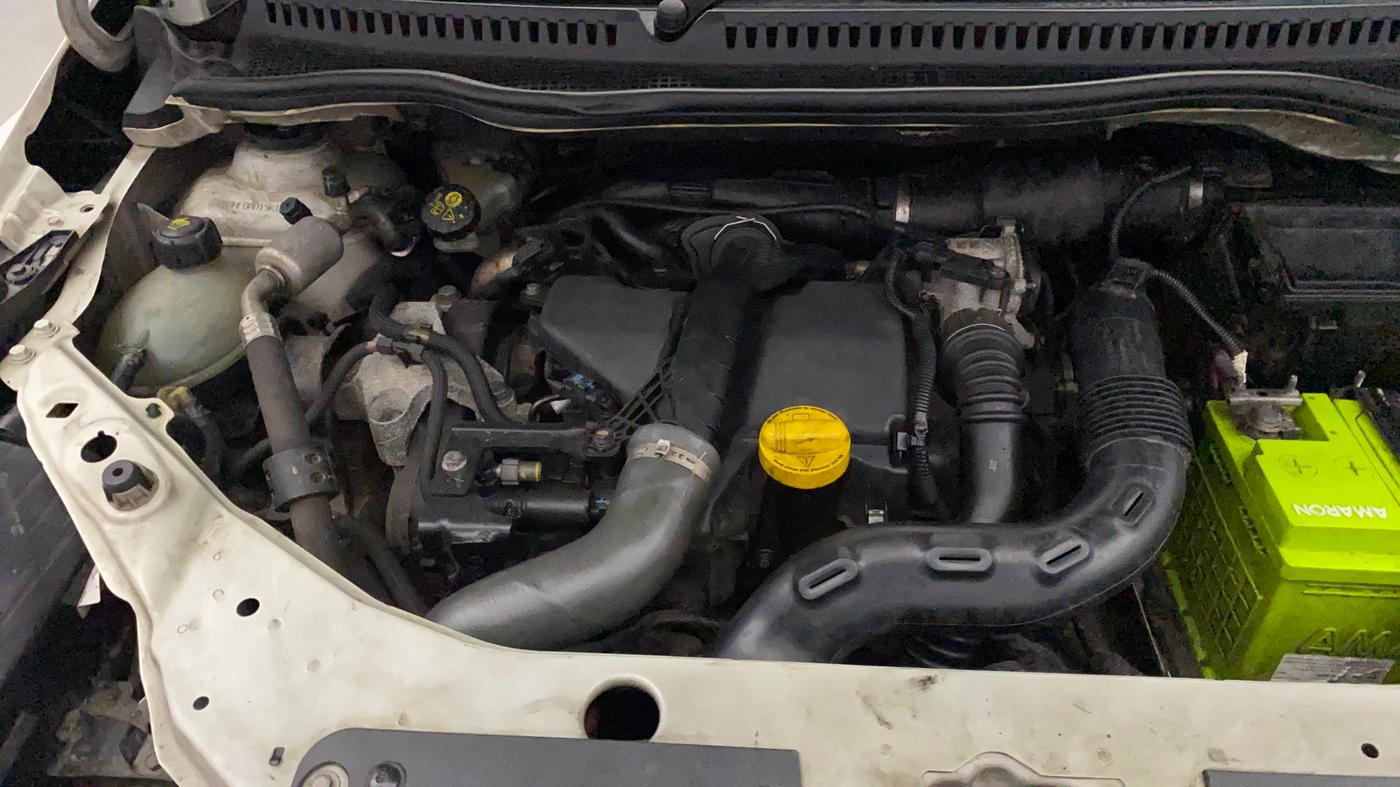2019 Nissan Kicks XV PREMIUM (O) DIESEL, Diesel, Manual, 1,11,753 km, Engine View - Right