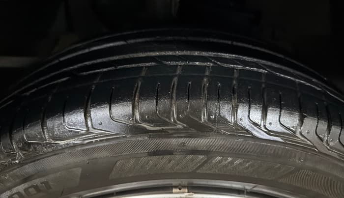 2023 Tata NEXON XMA SUNROOF PETROL, Petrol, Automatic, 33,525 km, Right Front Tyre Tread