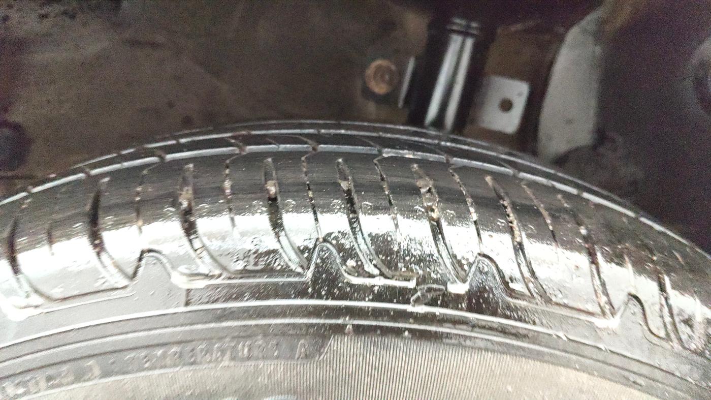 2014 Renault Duster 110 PS RXL DIESEL, Diesel, Manual, 81,383 km, Left Rear Tyre Tread