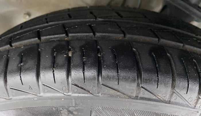 2021 Maruti Alto LXI, Petrol, Manual, 7,457 km, Left Front Tyre Tread