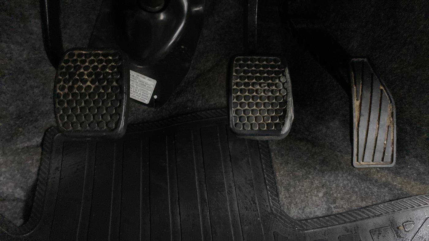 2021 Maruti Alto LXI, Petrol, Manual, 7,457 km, Pedals