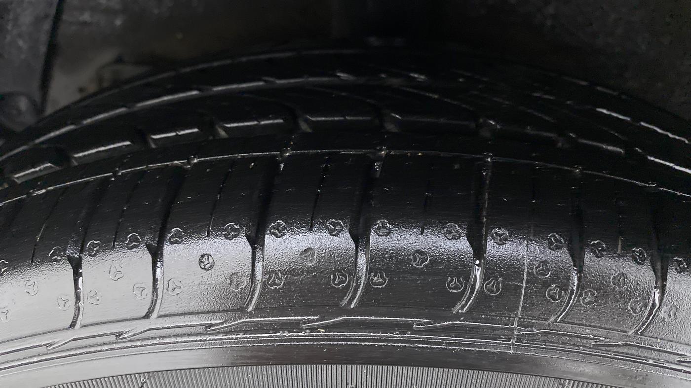 2017 Hyundai Xcent E PLUS, Petrol, Manual, 25,559 km, Right Rear Tyre Tread