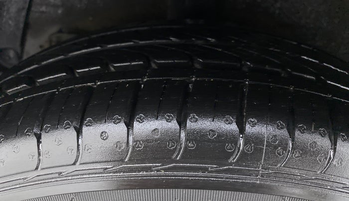 2017 Hyundai Xcent E PLUS, Petrol, Manual, 25,559 km, Right Rear Tyre Tread