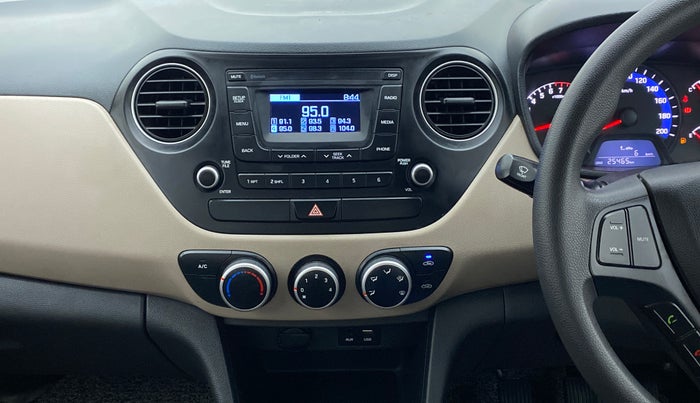 2017 Hyundai Xcent E PLUS, Petrol, Manual, 25,559 km, Air Conditioner