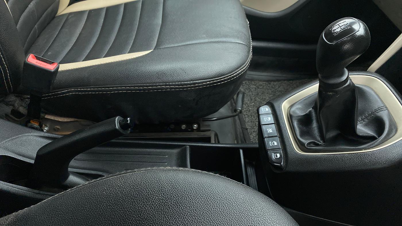 2019 Hyundai NEW SANTRO 1.1 SPORTZ MT CNG, CNG, Manual, 51,050 km, Gear Lever