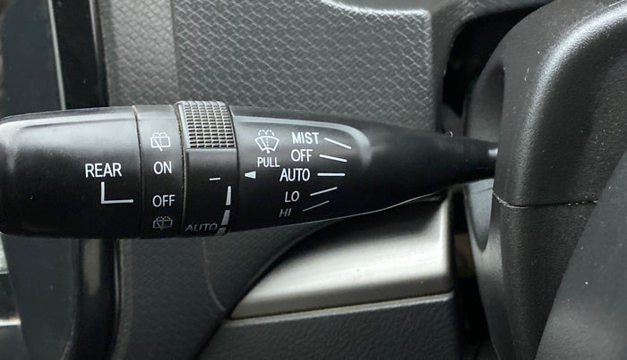 2018 Maruti Vitara Brezza ZDI PLUS DUAL TONE, Diesel, Manual, 88,493 km, Rain Sensing Wipers
