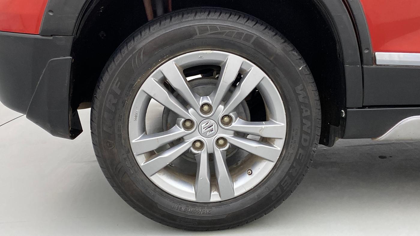 2018 Maruti Vitara Brezza ZDI PLUS DUAL TONE, Diesel, Manual, 88,493 km, Right Rear Wheel