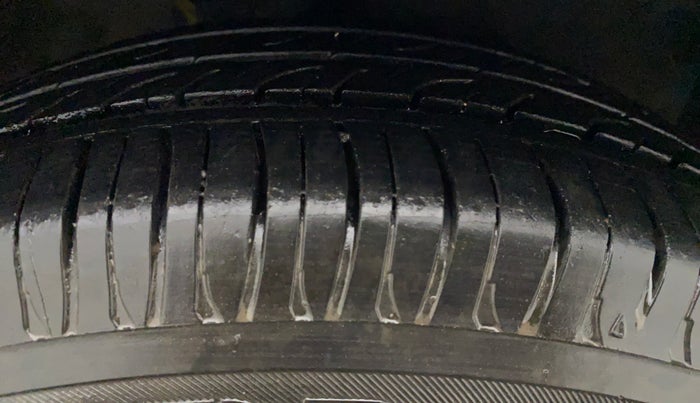 2017 Maruti Celerio ZXI, Petrol, Manual, 53,320 km, Right Front Tyre Tread