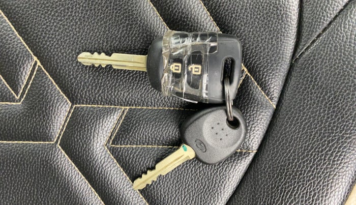 2019 Hyundai Xcent S 1.2, Petrol, Manual, 28,232 km, Key Close Up
