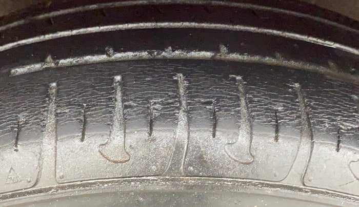 2019 Hyundai Xcent S 1.2, Petrol, Manual, 28,232 km, Left Front Tyre Tread