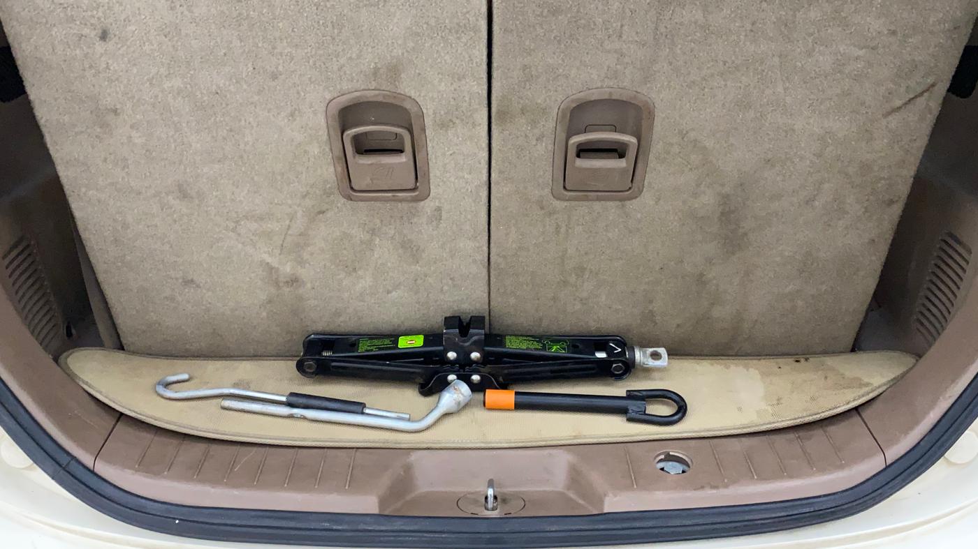 2015 Mahindra XUV500 W6, Diesel, Manual, 56,328 km, Boot Inside