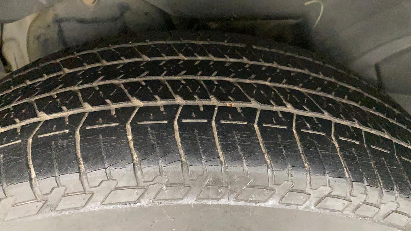 2015 Mahindra XUV500 W6, Diesel, Manual, 56,328 km, Right Rear Tyre Tread