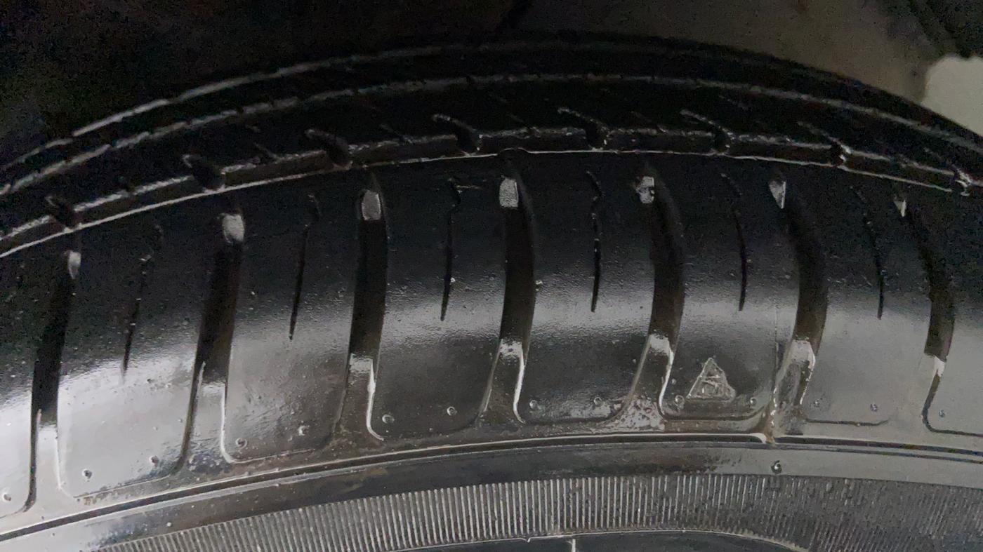 2019 Maruti Swift VXI, Petrol, Manual, 19,656 km, Left Rear Tyre Tread