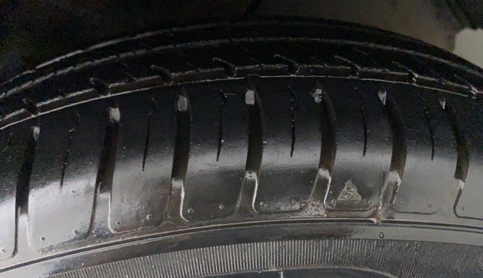 2019 Maruti Swift VXI, Petrol, Manual, 19,656 km, Left Rear Tyre Tread