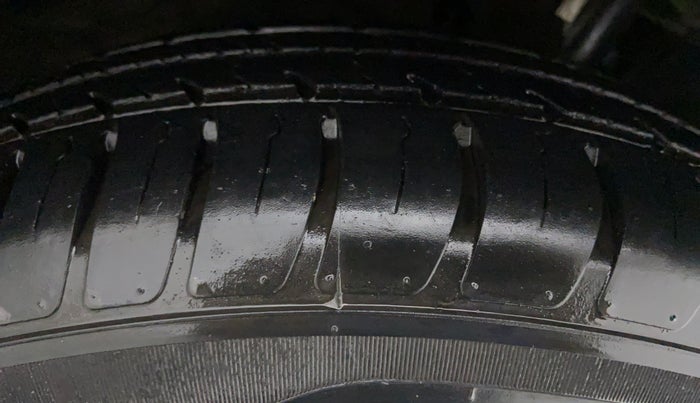 2019 Maruti Swift VXI, Petrol, Manual, 19,656 km, Right Rear Tyre Tread