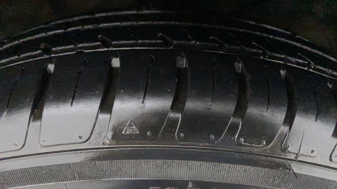 2019 Maruti Swift VXI, Petrol, Manual, 19,656 km, Right Front Tyre Tread