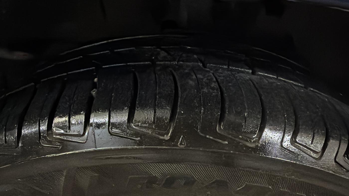 2020 Maruti Baleno ZETA PETROL 1.2, Petrol, Manual, 89,466 km, Right Front Tyre Tread