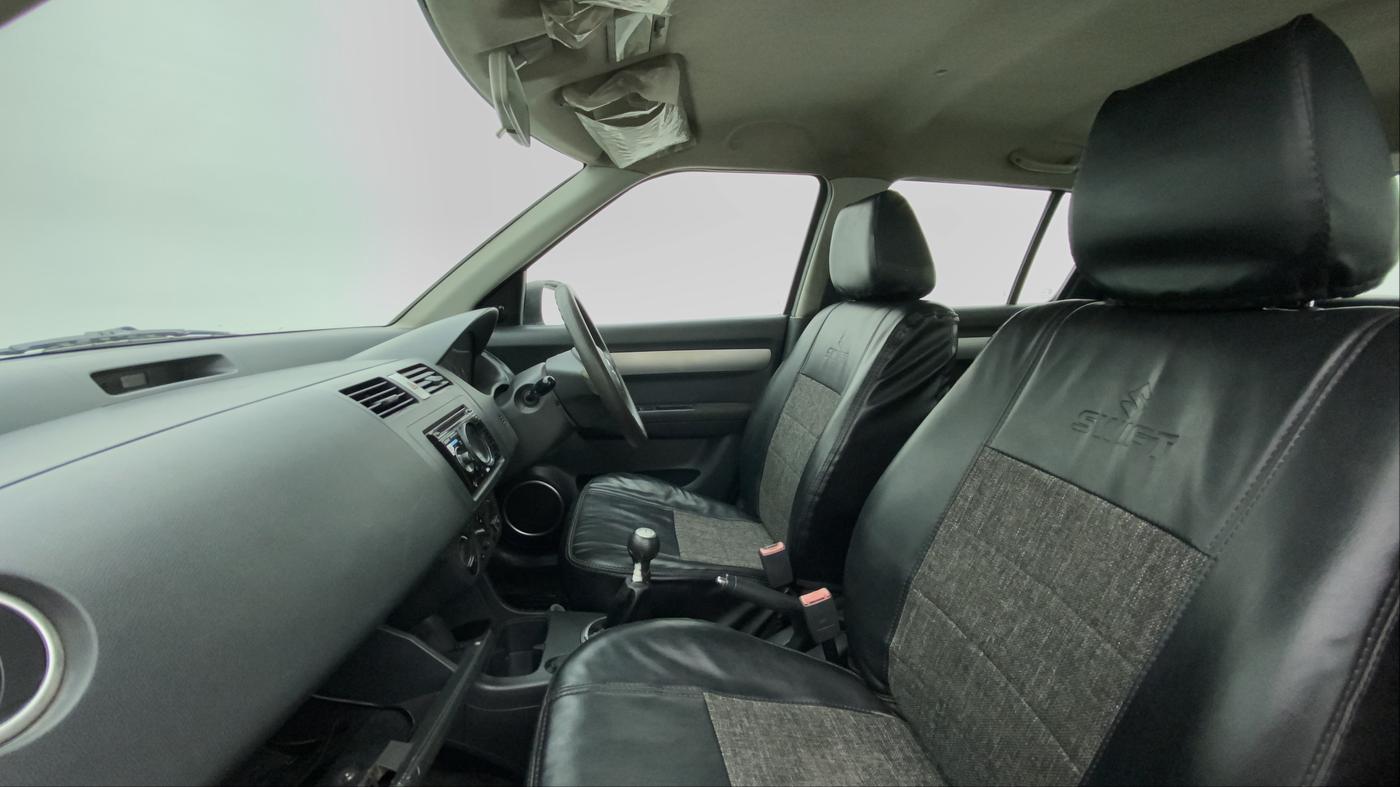2010 Maruti Swift VXI D, Petrol, Manual, 49,115 km, Right Side Front Door Cabin