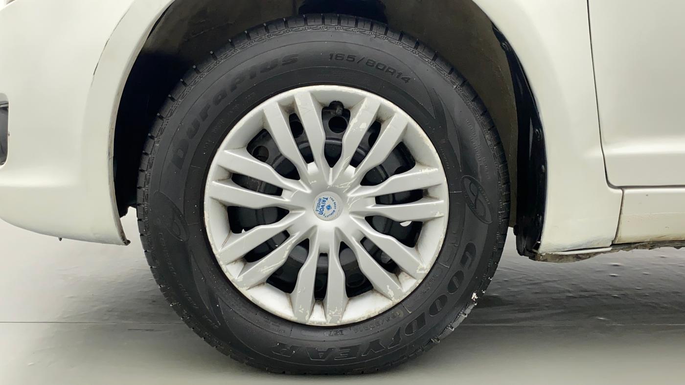 2010 Maruti Swift VXI D, Petrol, Manual, 49,115 km, Left Front Wheel