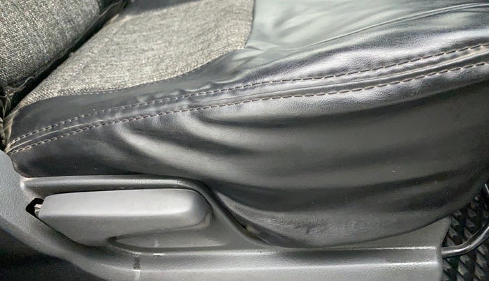 2010 Maruti Swift VXI D, Petrol, Manual, 49,115 km, Driver Side Adjustment Panel