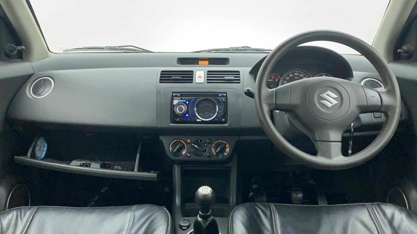 2010 Maruti Swift VXI D, Petrol, Manual, 49,115 km, Dashboard