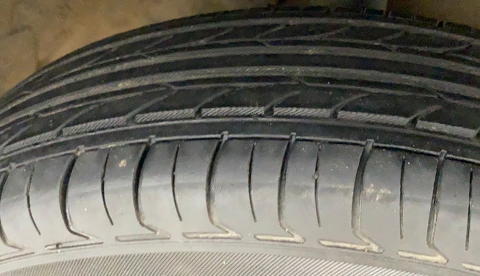2018 Maruti Wagon R 1.0 LXI CNG, CNG, Manual, 78,642 km, Right Front Tyre Tread