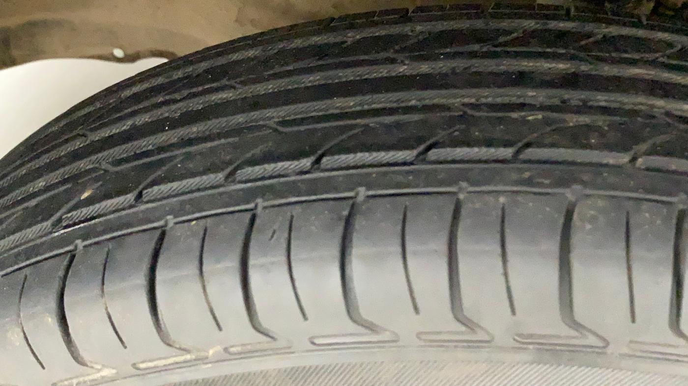 2018 Maruti Wagon R 1.0 LXI CNG, CNG, Manual, 78,642 km, Left Front Tyre Tread